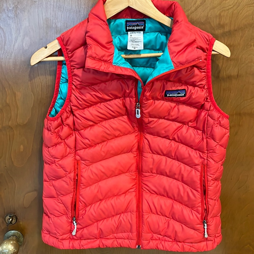 Red Patagonia down vest EUC